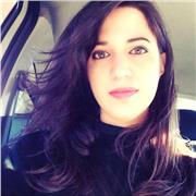 Laureata in chimica e tecnologia farmaceutiche con il massimo dei voti presso l'Università degli Studi di Napoli Federico II impartisce lezioni di chimica inorganica, chimica organica, chimica analitica, biologia e biochimica agli studenti di licei ed ist